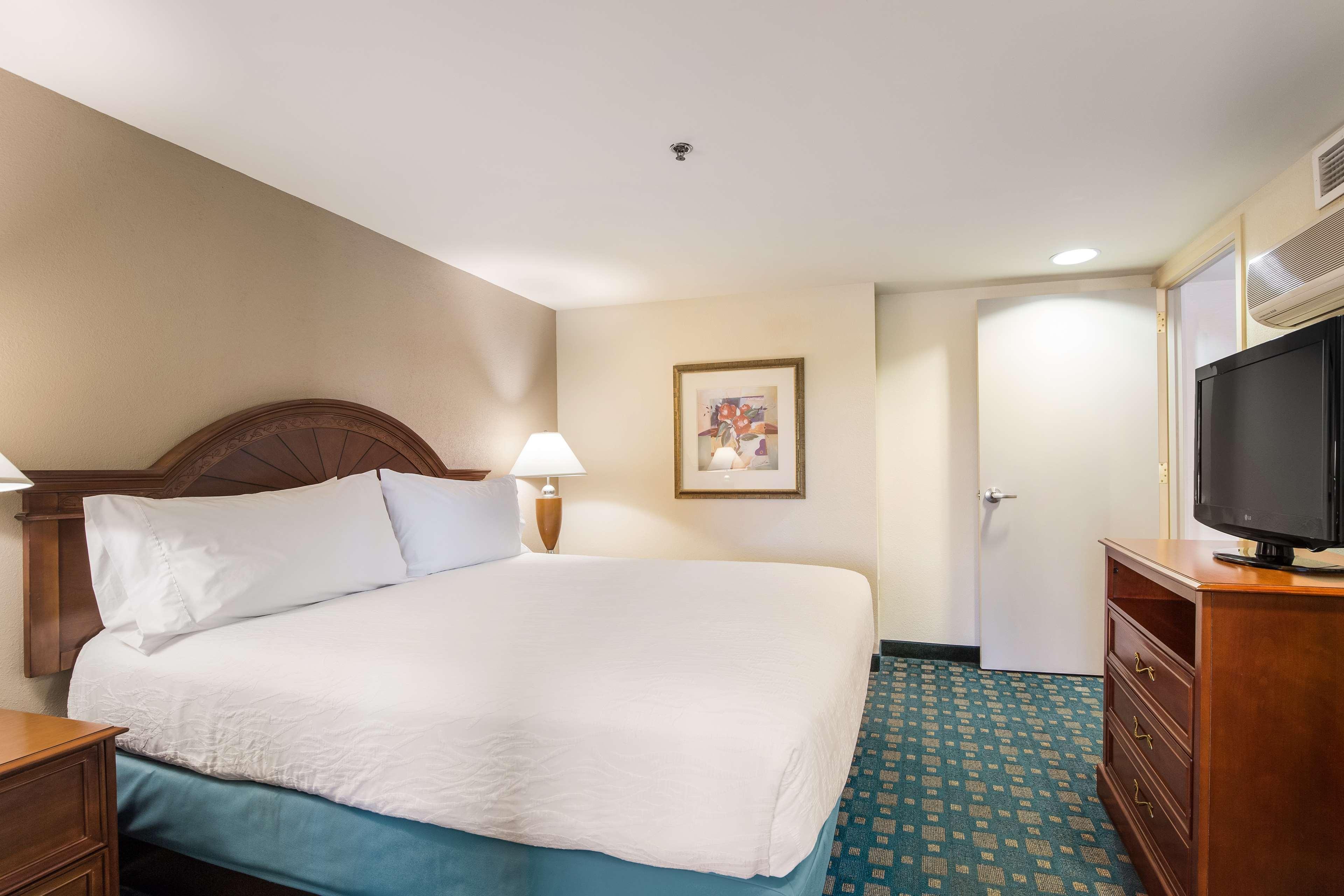 Hilton Garden Inn Suffolk Riverfront Exterior foto