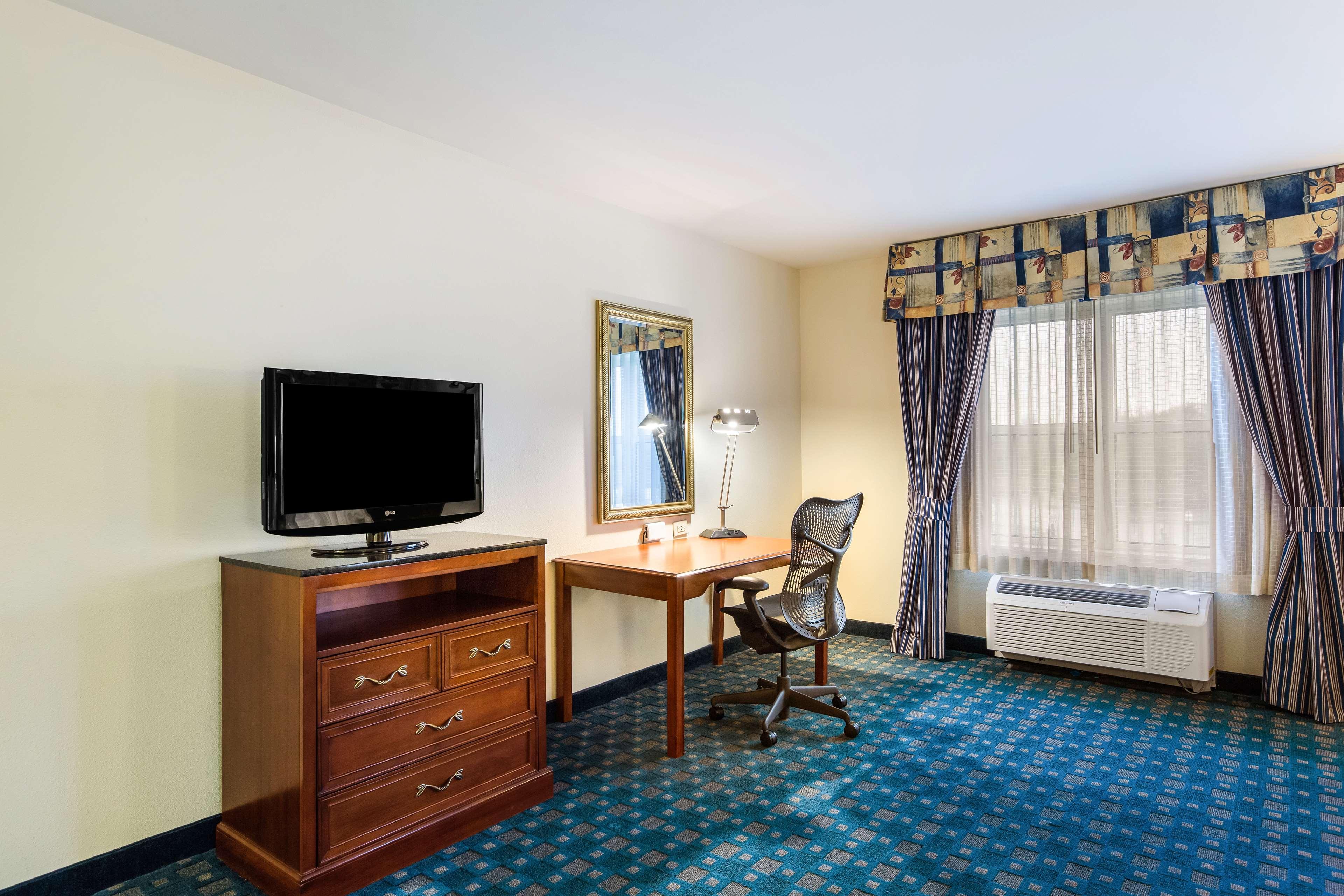 Hilton Garden Inn Suffolk Riverfront Exterior foto